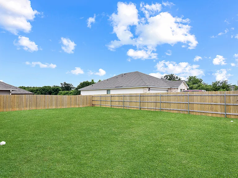 749 Jersey Ct — Photo 19