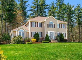 9 Haywood Rd, Londonderry, NH 03053
