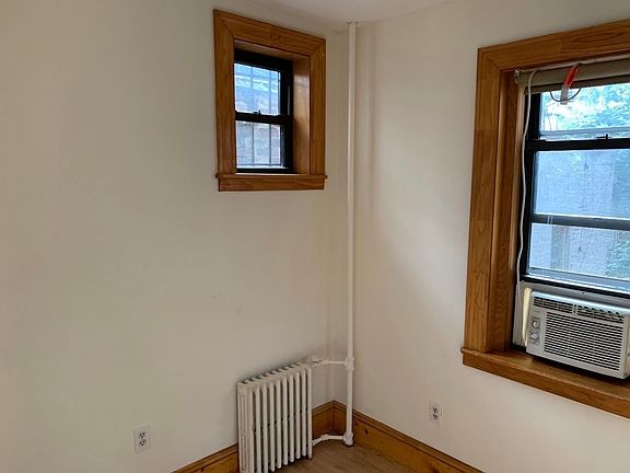 2nd image of 110 Mac Dougal St #7R
