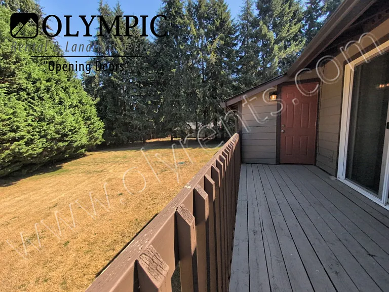 2nd level 2 bedroom 1 bath fourplex in Tumwater. Includes W/S/G — Photo 3