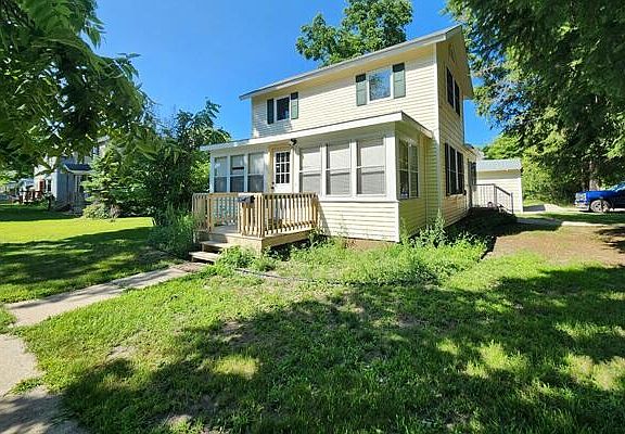 2nd image of 629 Rose Ave