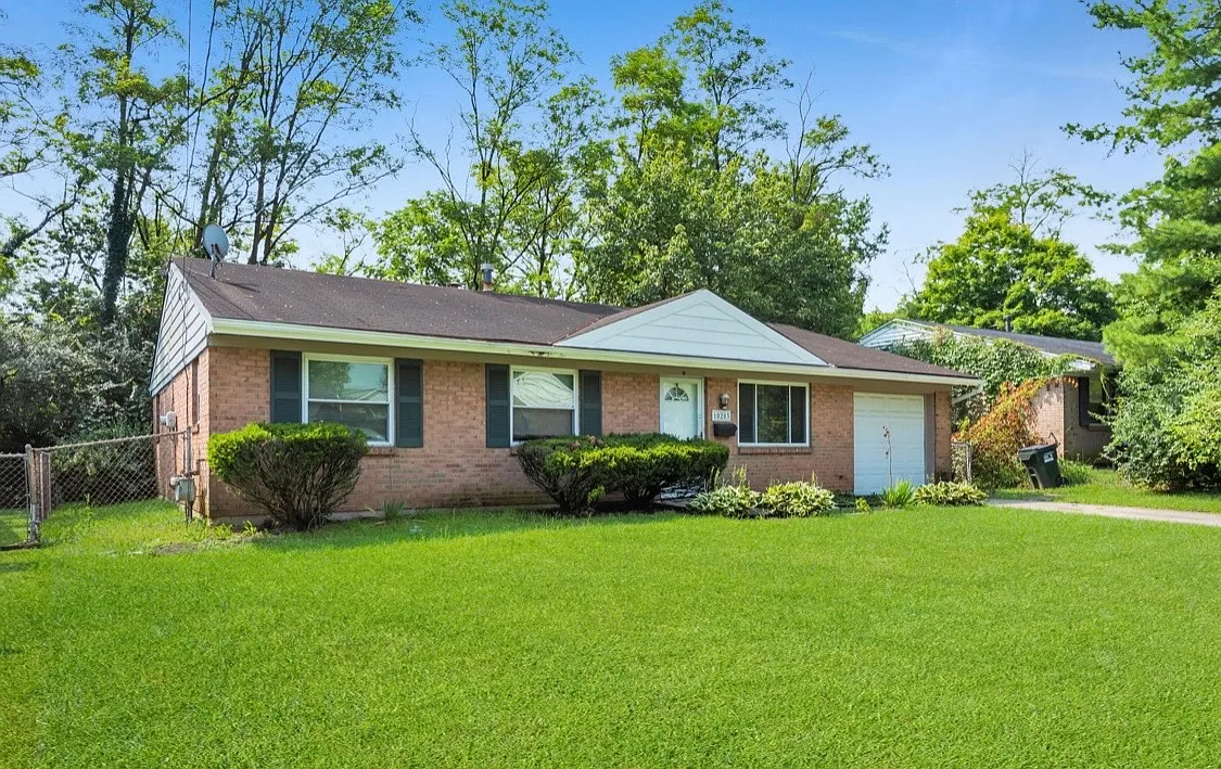 3 bed, 1176 sqft, $1,995 — Photo 1