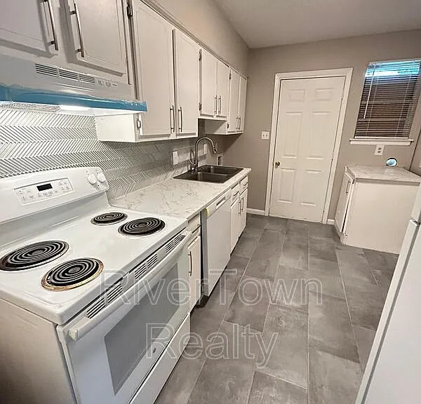 1176 Railton Rd — Photo 4