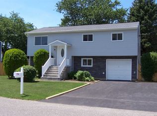 72 Lincoln Ave, Deer Park, NY 11729