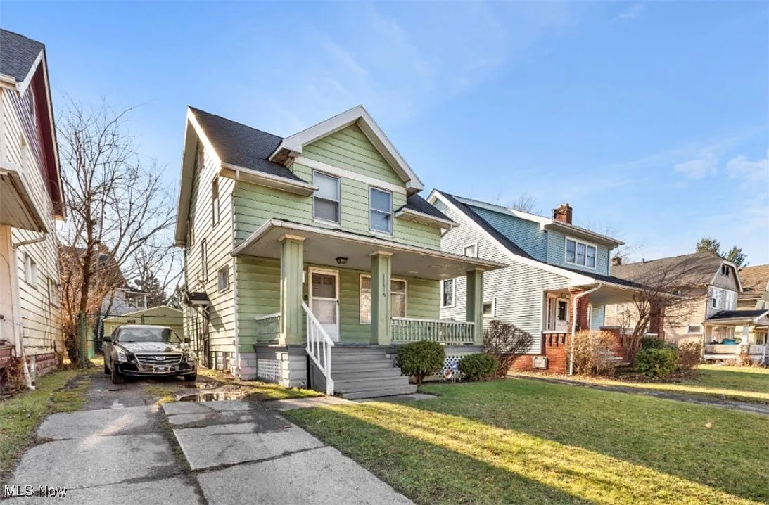 13618 Caine Ave photo 1