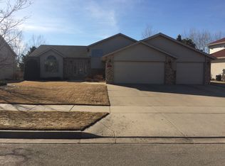 550 Cottonwood Loop, Bismarck, ND 58504