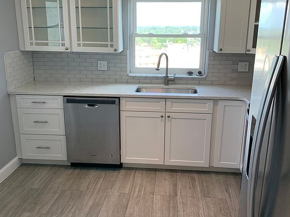 5th image of 1120 N Shore Dr NE Unit 901