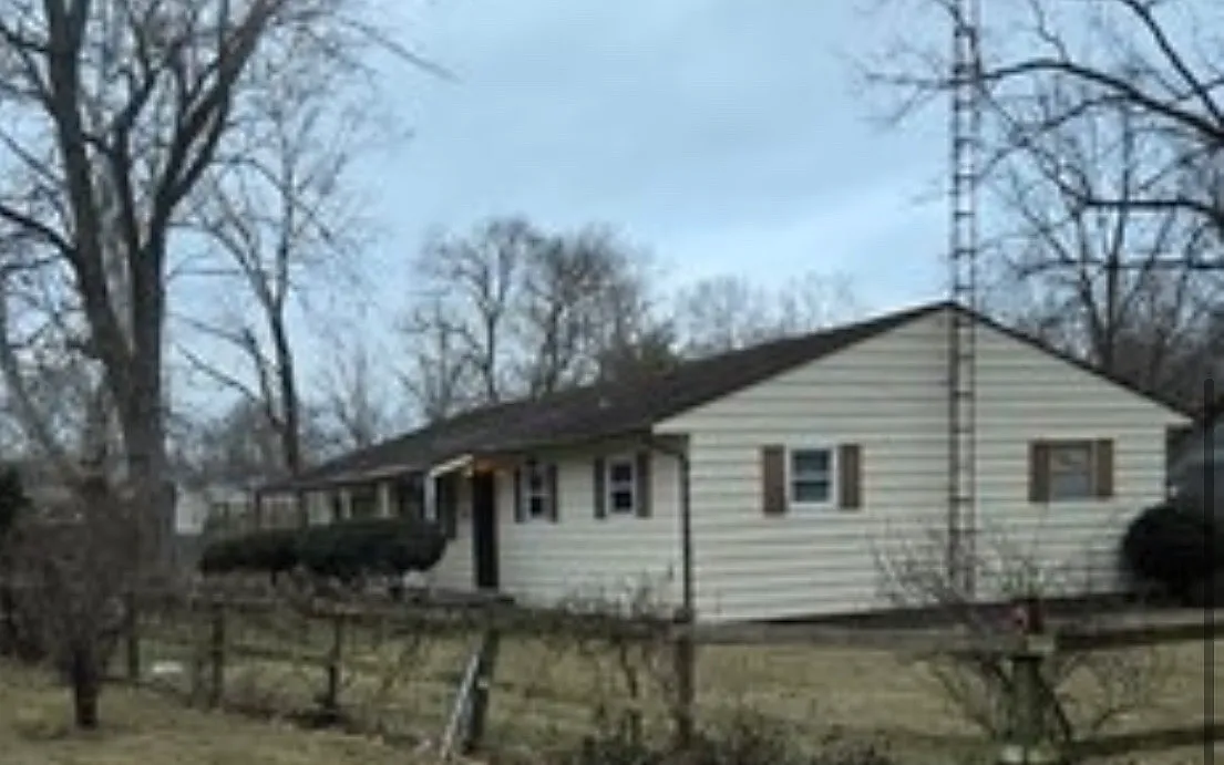 4 bed, 1850 sqft, $1,600 — Photo 1