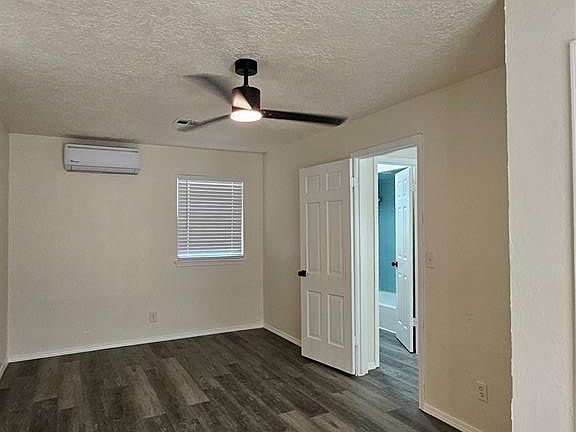 3rd image of 140 Reed Ave