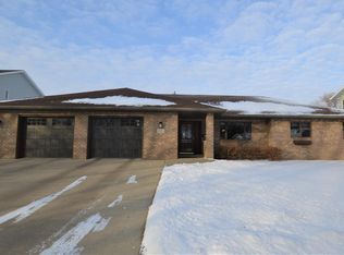 2511 Bobbie Dr, Aberdeen, SD 57401