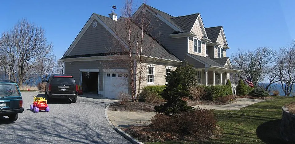 136 Landing Ln