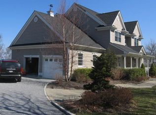 136 Landing Ln, Baiting Hollow, NY 11933