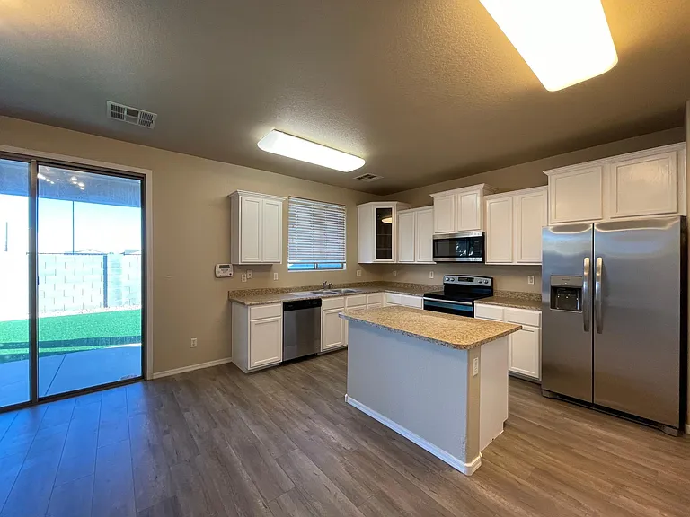 4120 E Torrey Pines Ln — Photo 3