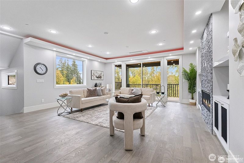 4th image of 4413 NE 26 Place