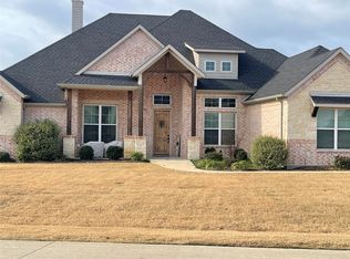 321 Rolling Meadows Dr, Waxahachie, TX 75165