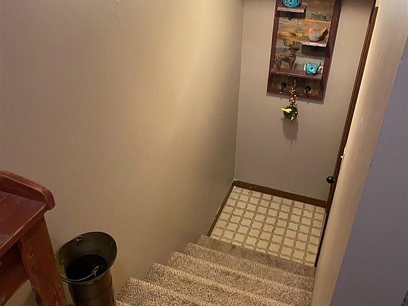2nd image of 410 Woodcrest Dr