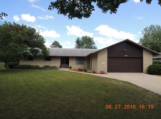 1107 Holyrood St, Midland, MI 48640