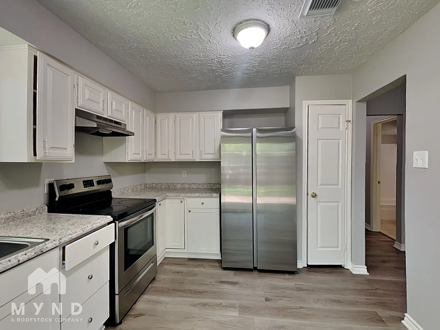3 bed, 2.0 bath, 1196 sqft, $1,700 — Photo 4