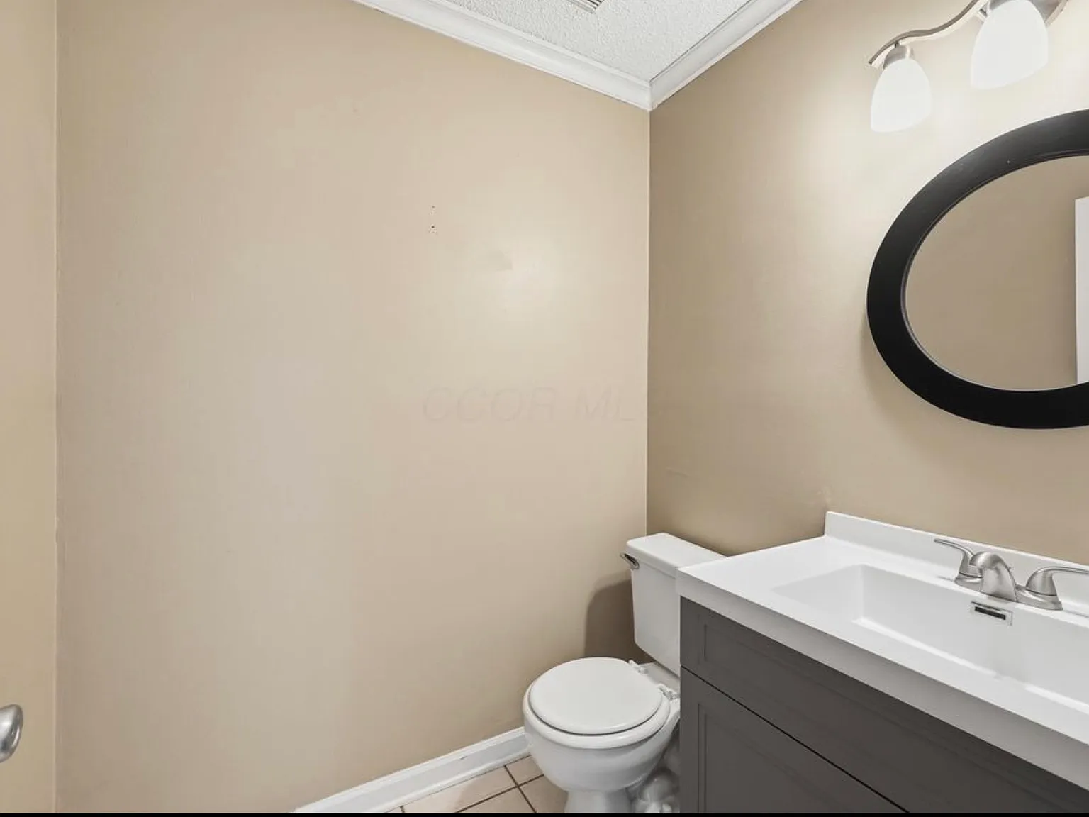 2 bed, 1024 sqft, $1,800 — Photo 2