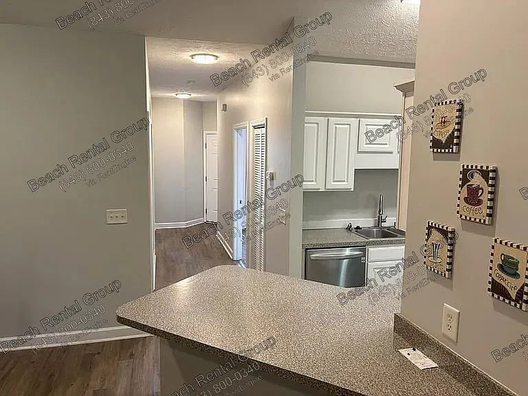 3 bed, 2.0 bath, 1250 sqft, $1,900 — Photo 4