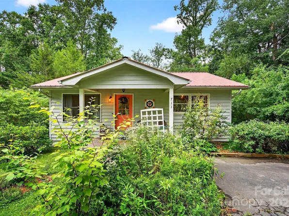 711 N Oconeechee Ave, Black Mountain, NC 28711