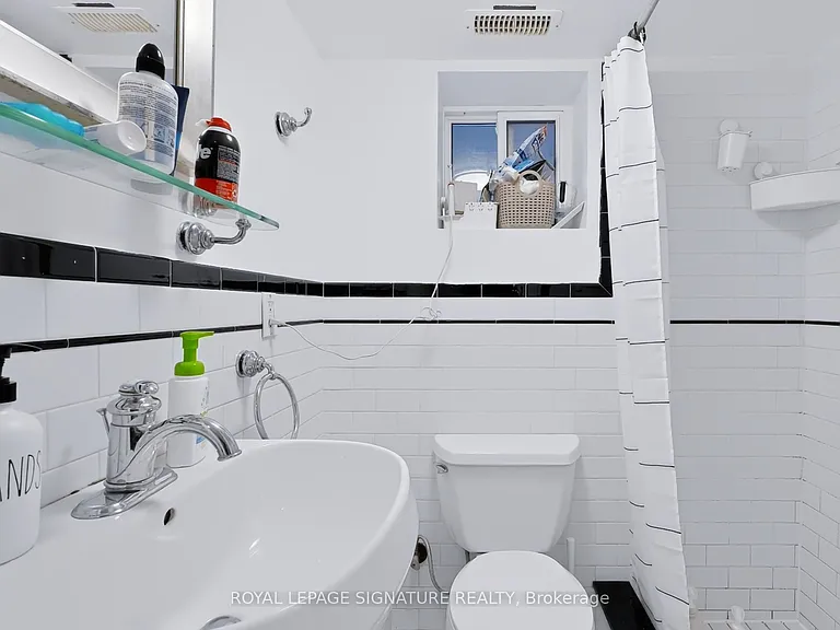 37 Strathcona Ave — Photo 29