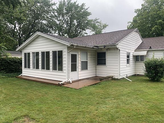 2nd image of 413 Connecticut Dr