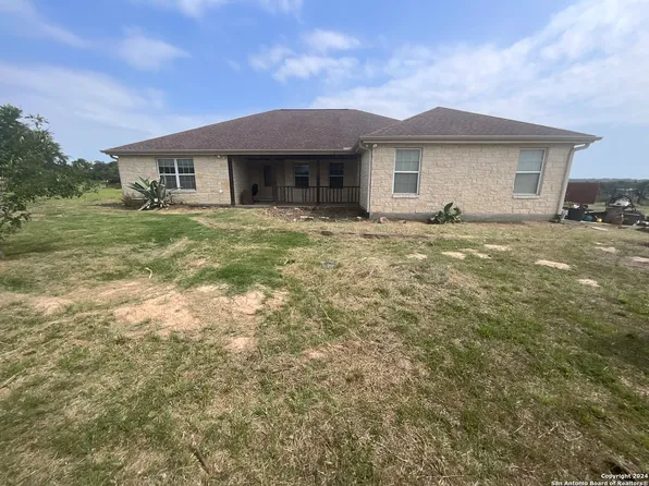322 Big Oak, Adkins, TX 78101