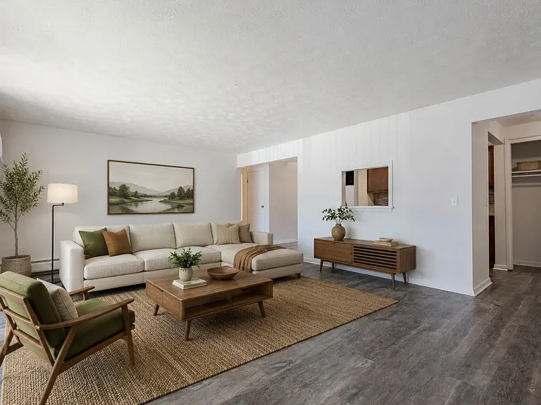 Webster Manor Apartment Homes — Photo 9