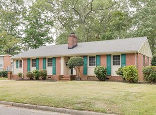 4 Sanford Dr, Newport News, VA 23601