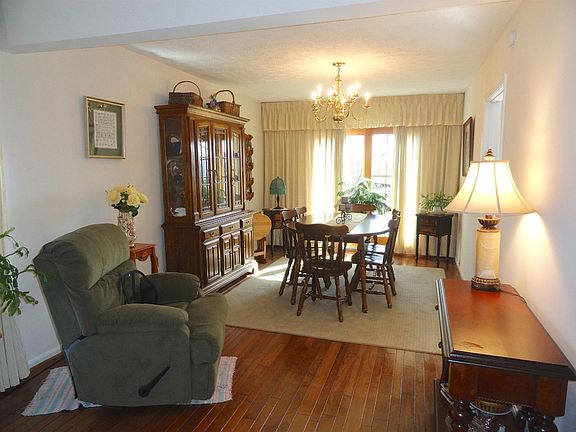 5th image of 8 S Applewood Ct Unit 139