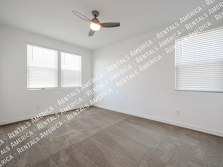1051 E Armstrong Way — Photo 34