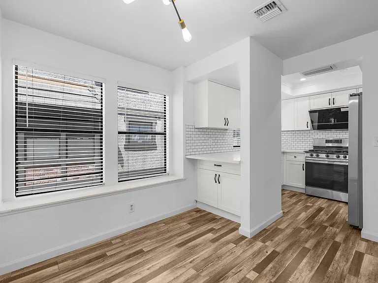 412 N Bushnell Ave #C — Photo 9