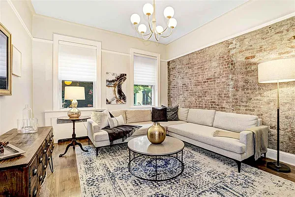 Sold by Christie's International R.E. North Jersey, Inc. | media 5