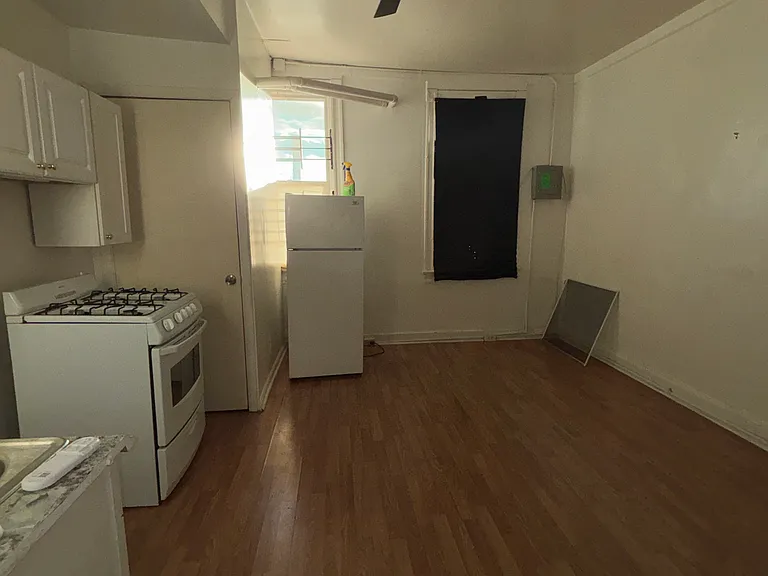 292X Parkwood Ave — Photo 8