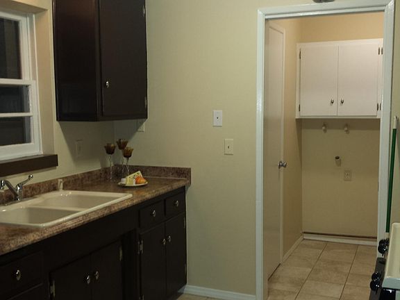 Kitchen, Laundry area