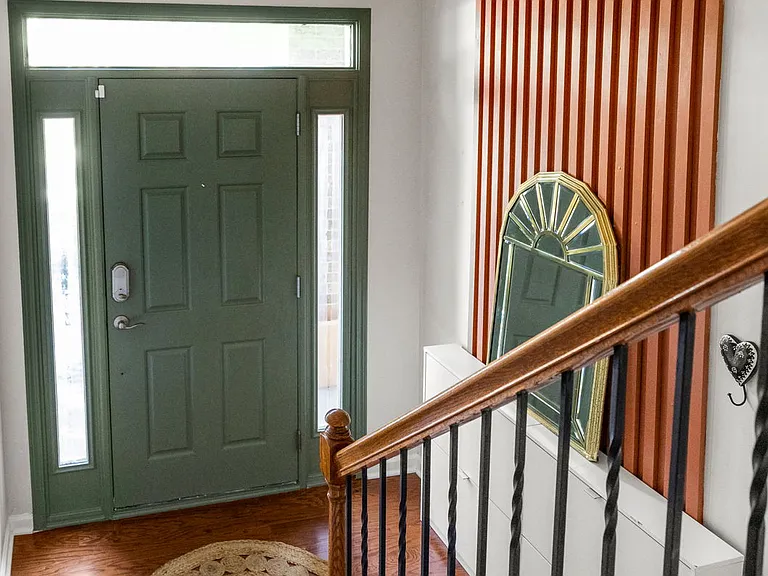 813 Charles Bank Ave SE — Photo 1