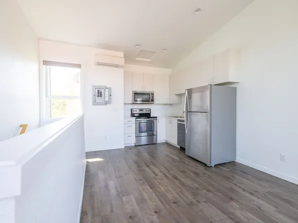 Woodstock Townhouses, 6056 SE 93rd Ave #6062, Portland, OR 97266