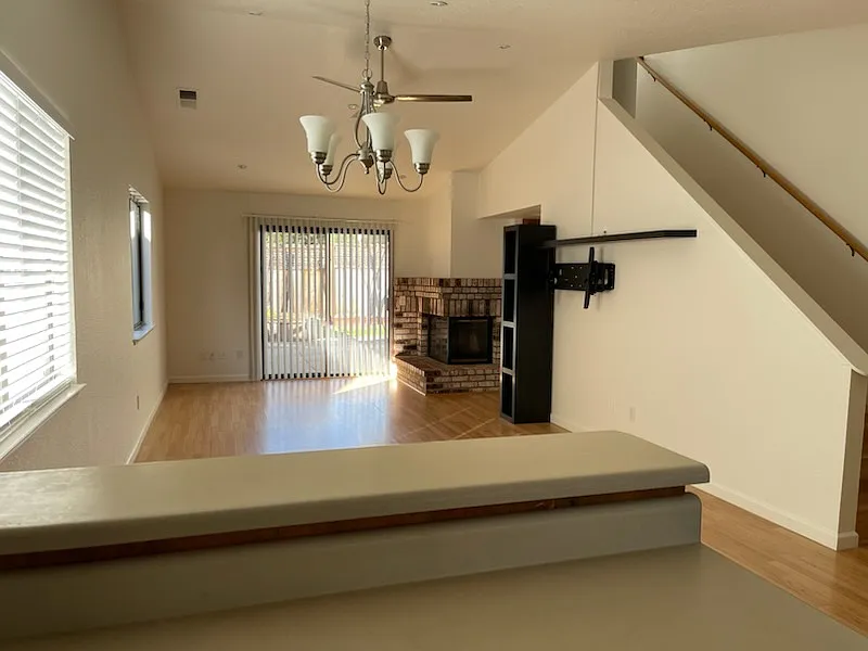 3 bed, 1317 sqft, $3,000 — Photo 2