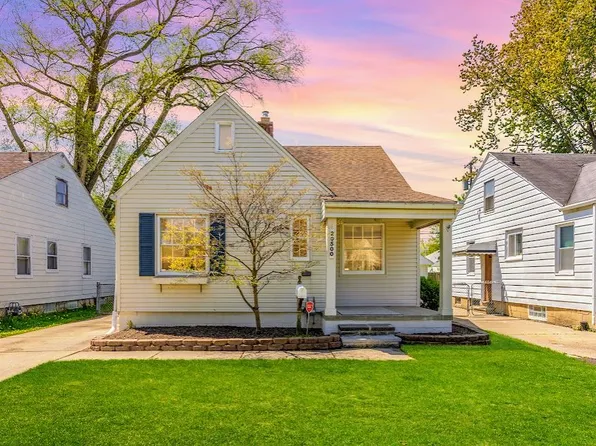 20500 Washtenaw St, Harper Woods, MI 48225