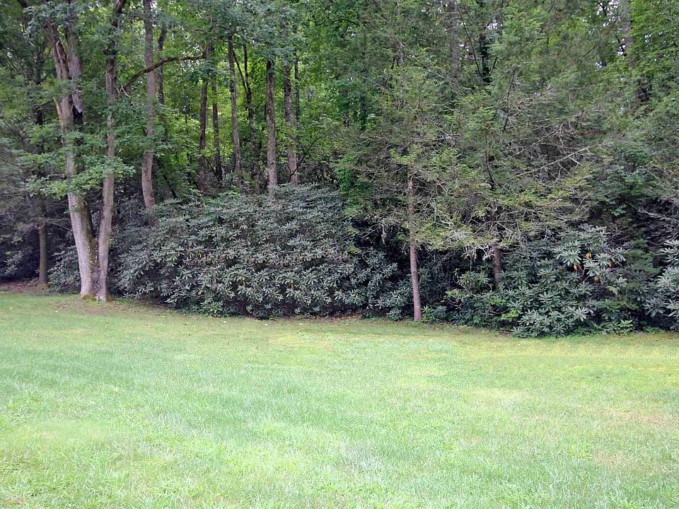 2nd image of 2 Garden Gate Trl