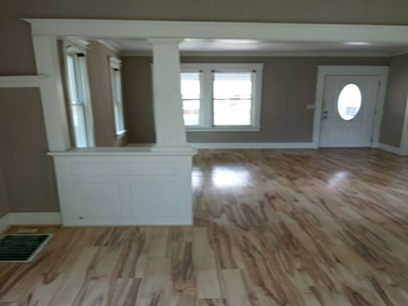 5th image of 1223 E Hines Ave
