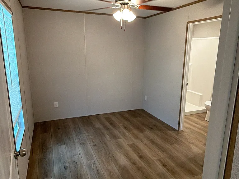10708 Toby Ln — Photo 12