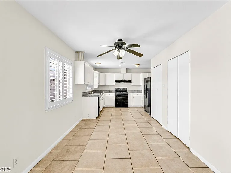 6921 Acoma Ct — Photo 32