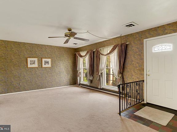 2nd image of 1504 Wandering Way