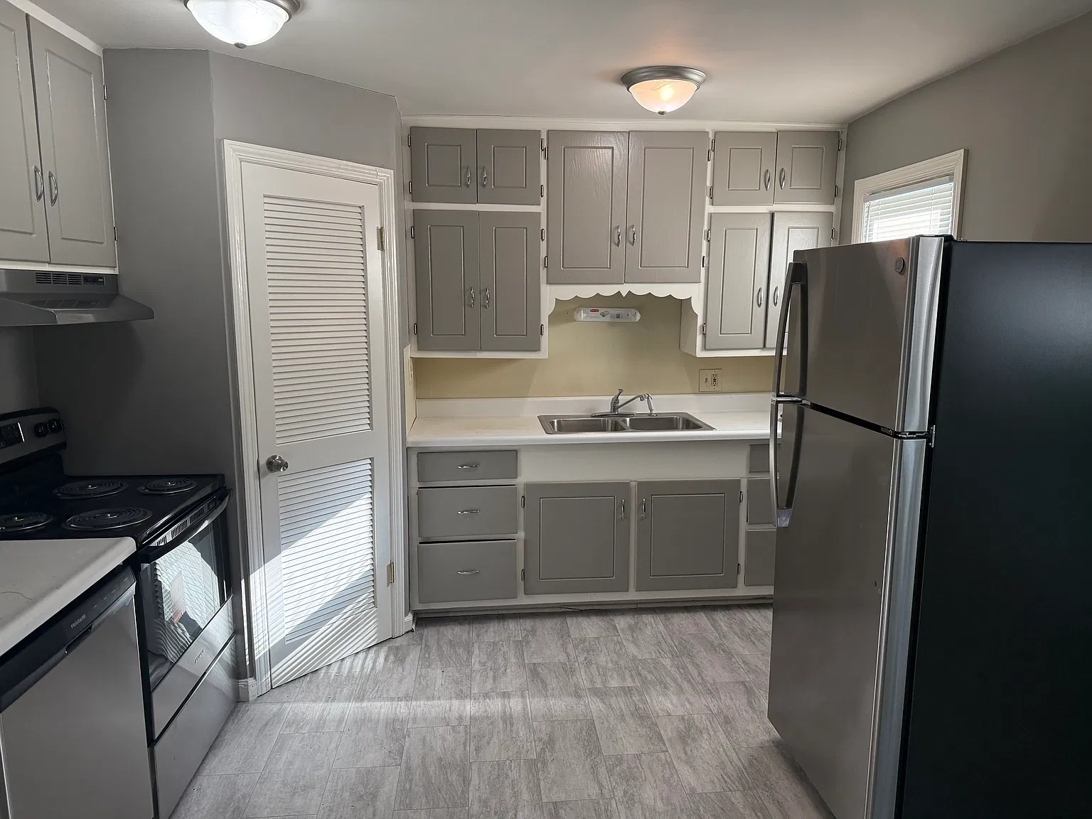 2 bed, $1,400 — Photo 2