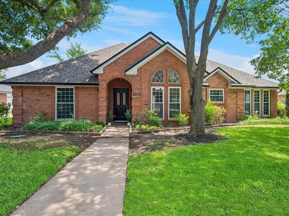 3912 Brookside Dr, Bedford, TX 76021