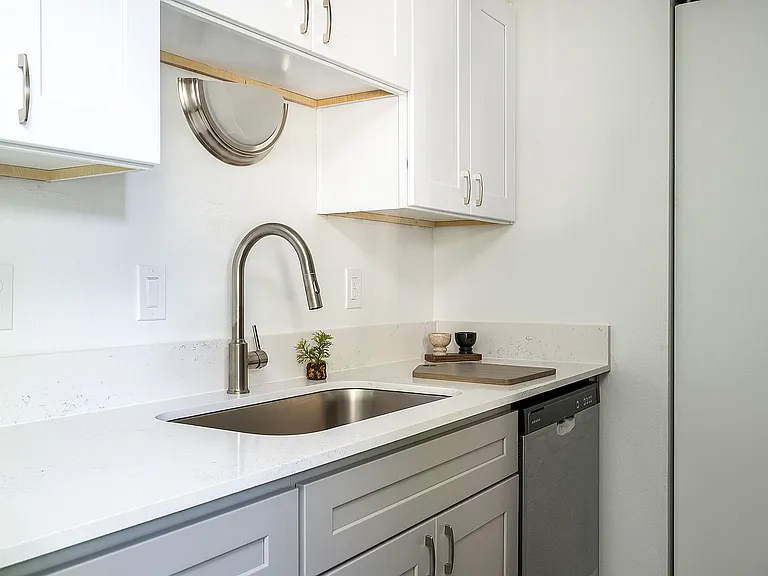 Westwood Green Apartments — Photo 15