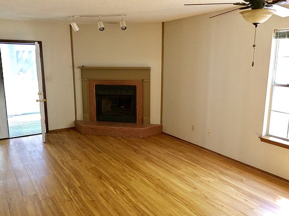 5th image of 2813 Langley Ave #I118