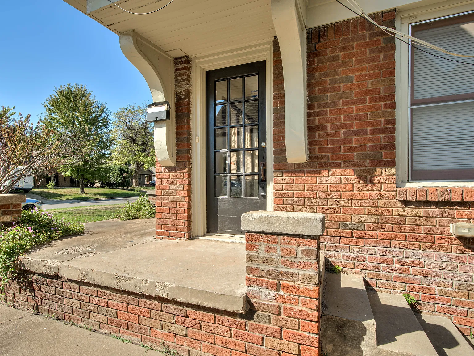 2527 and 2529 NW 20th St - Unit 2527 — Photo 2